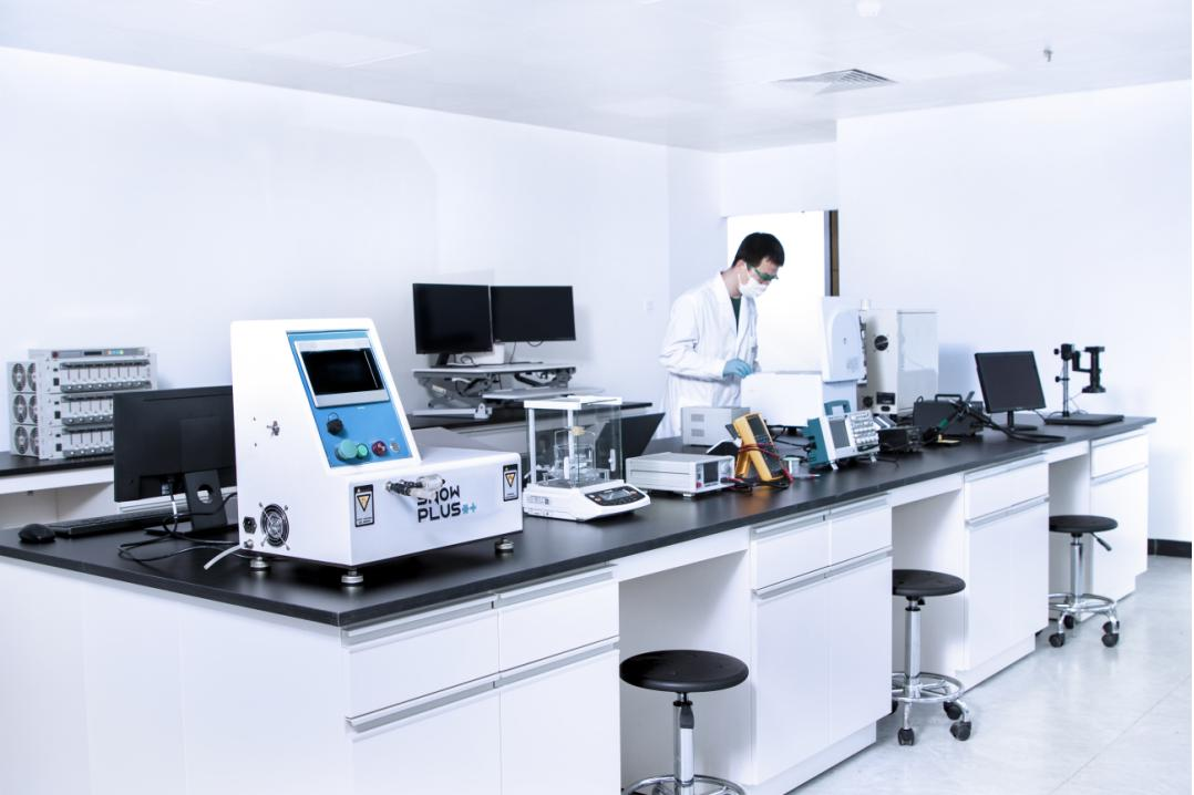 Laboratory and engineering equipment